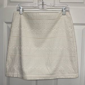 GAP 100% Cotton White Mini Skirt with Embroidered Lace - Size 6